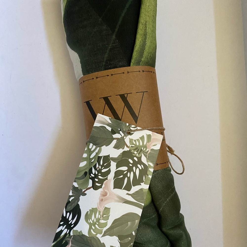 Wrap/Scarf with leaf print design.NWT